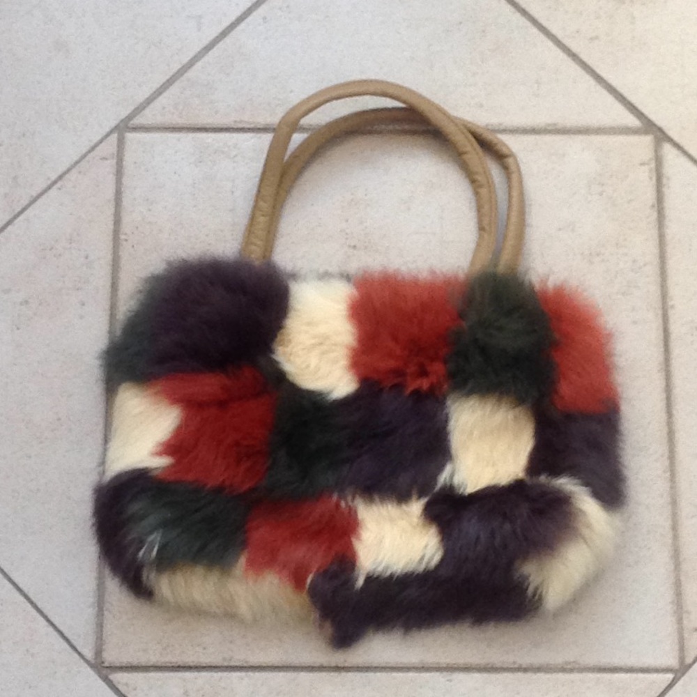 COMFORT CANADA Fur Purse